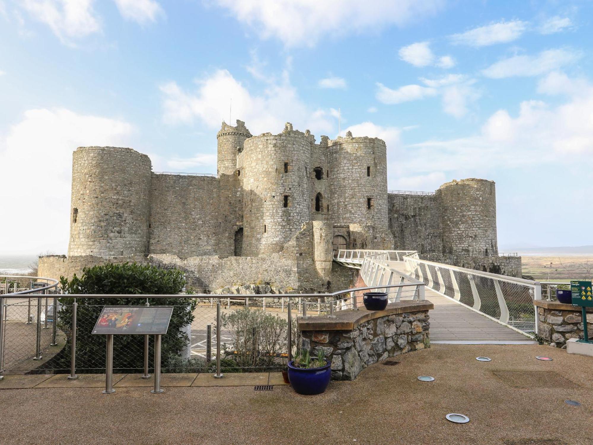 Harlech Apartments - Gwern エクステリア 写真